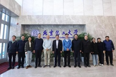 北京化学工学大学がJwell Machinery特別奨学金授与式と押出設備寄贈式を開催
